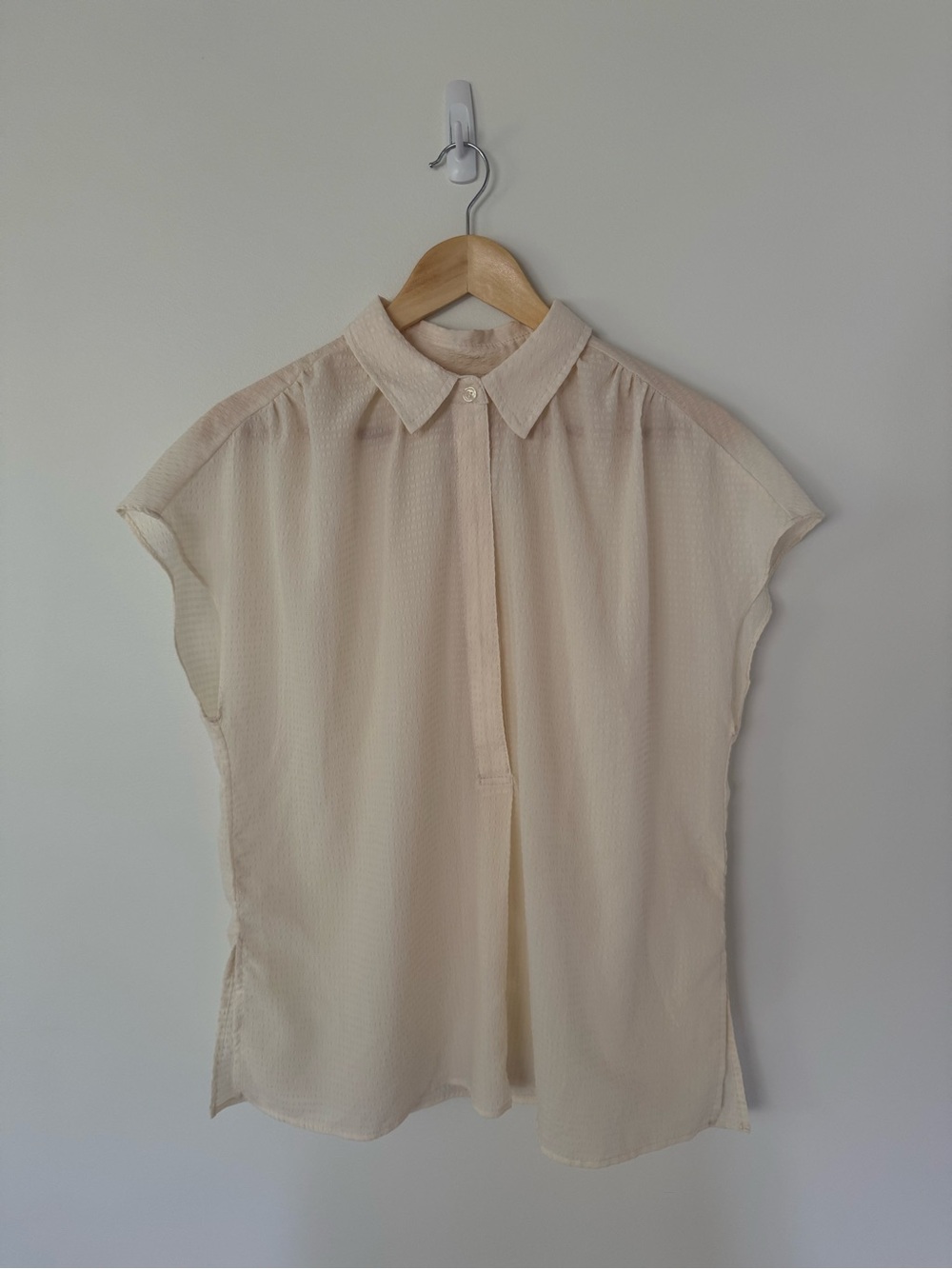 Max Studio Cream Short Sleeve Collared Blouse - Picture 2 of 7
